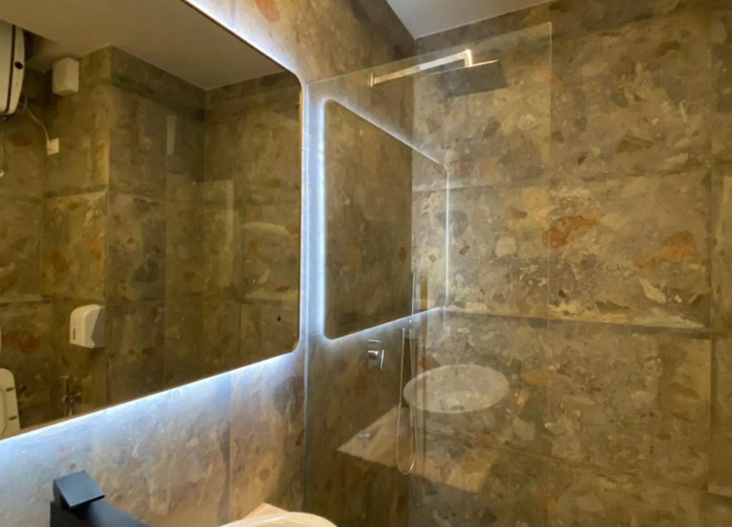 Tirana Central Rooms Blloku Albania